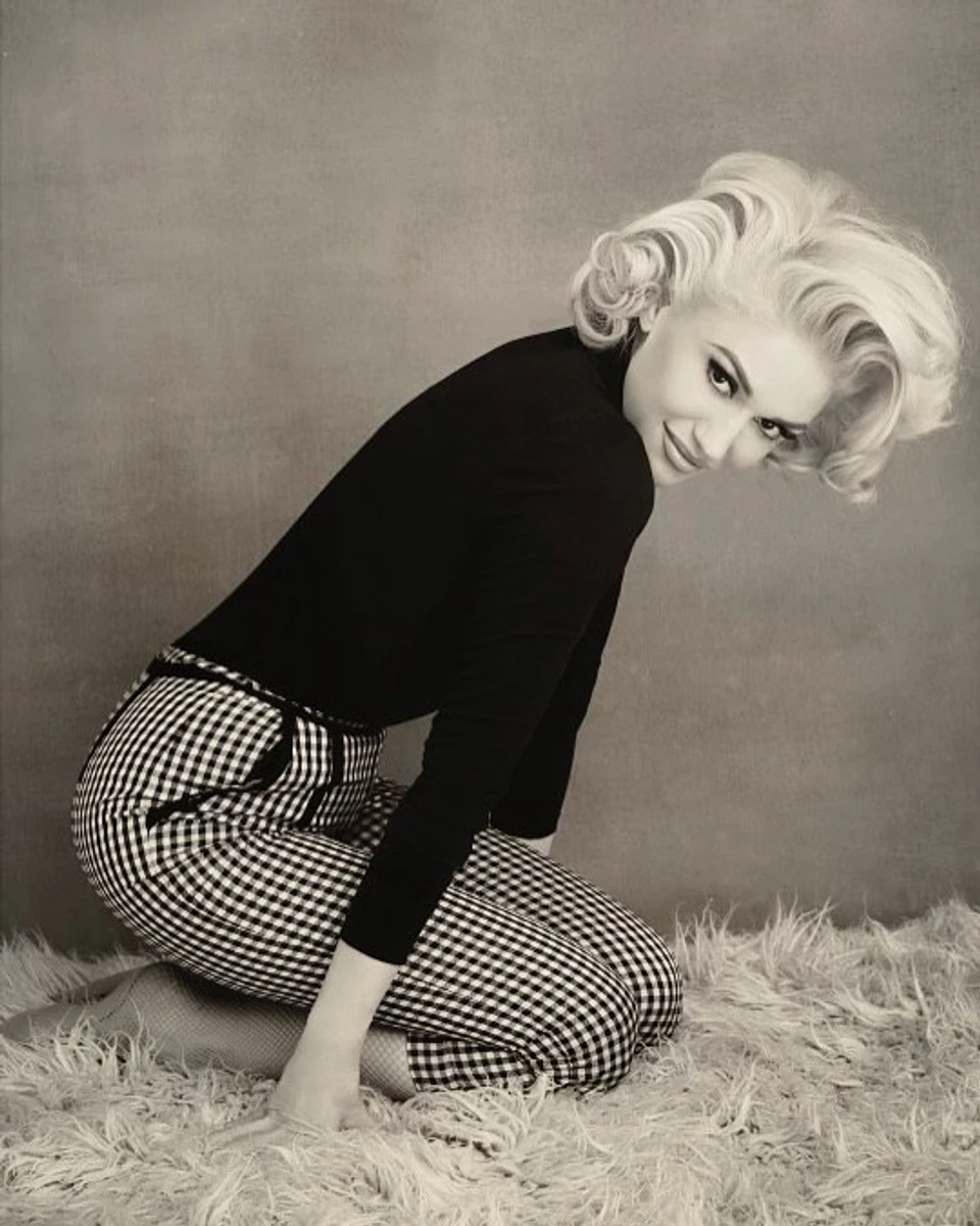 Дженніфер Лопес в незвичному образі порівняли з Гвен Стефані