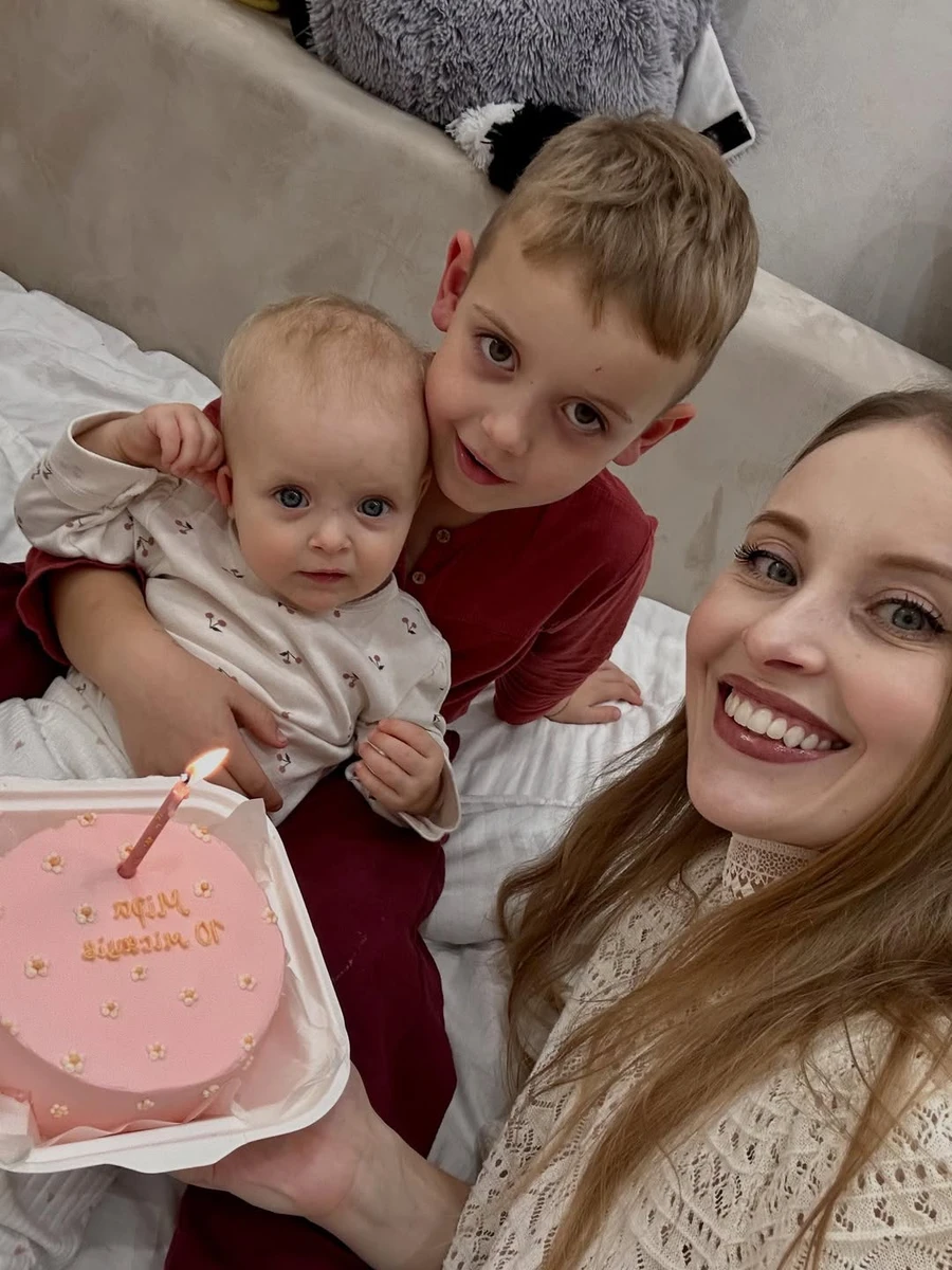 Анна Сагайдачна замилувала святковим фото з донечкою сином