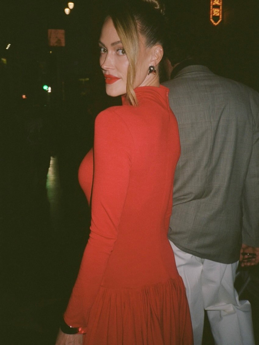 Макс Чмерковський похвалився ефектною дружиною кінопрем'єрі