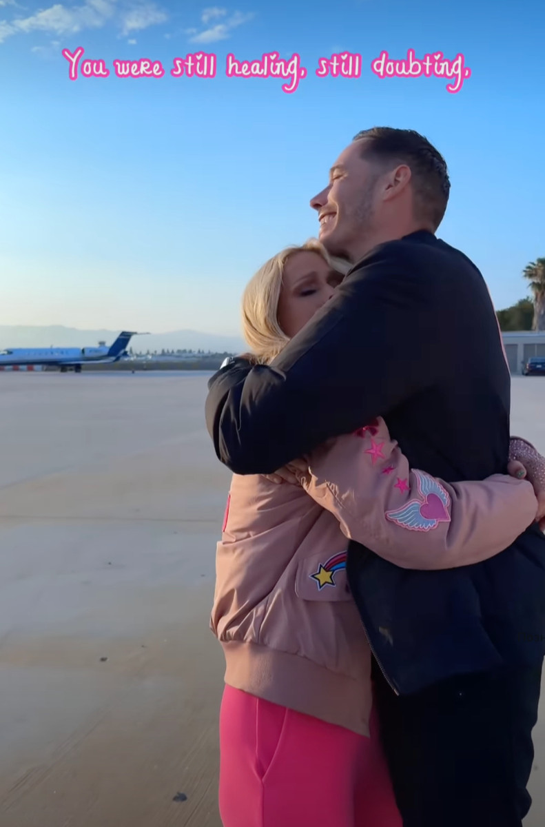 Періс Хілтон показалася в обіймах чоловіка на милому фото