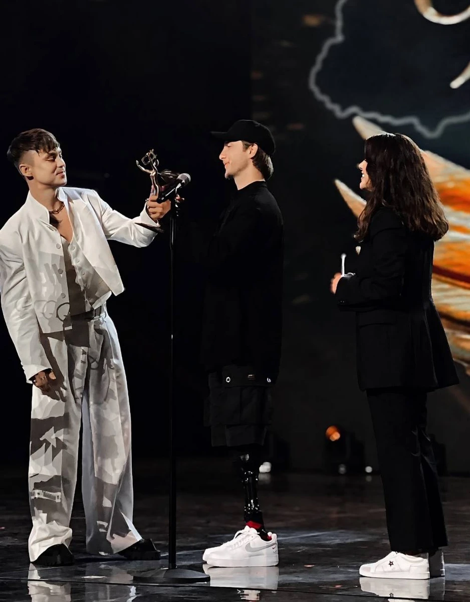 Премією артиста нагороджували блогерка Раміні Есхакзай та Олександр Терен