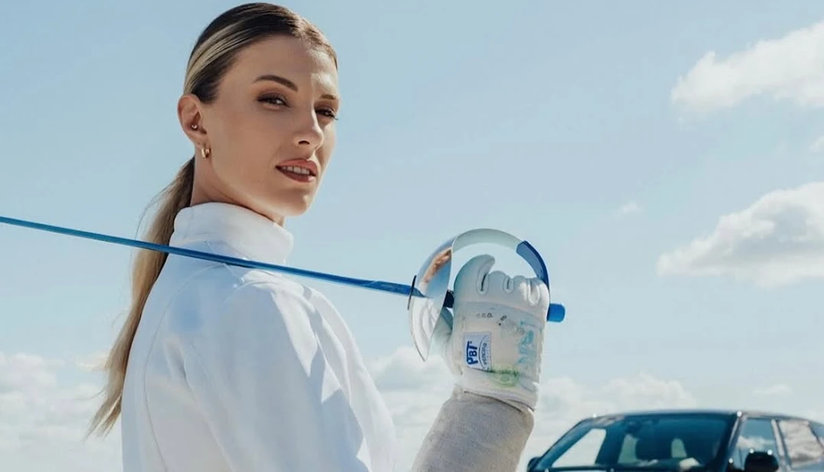 Ольга Харлан позує для фото