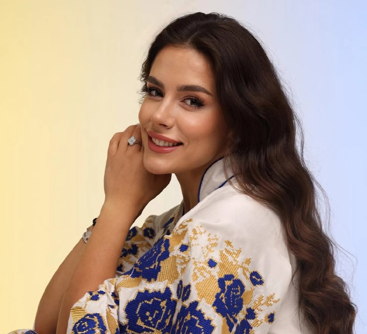 Онуфрійчук у вишиванці