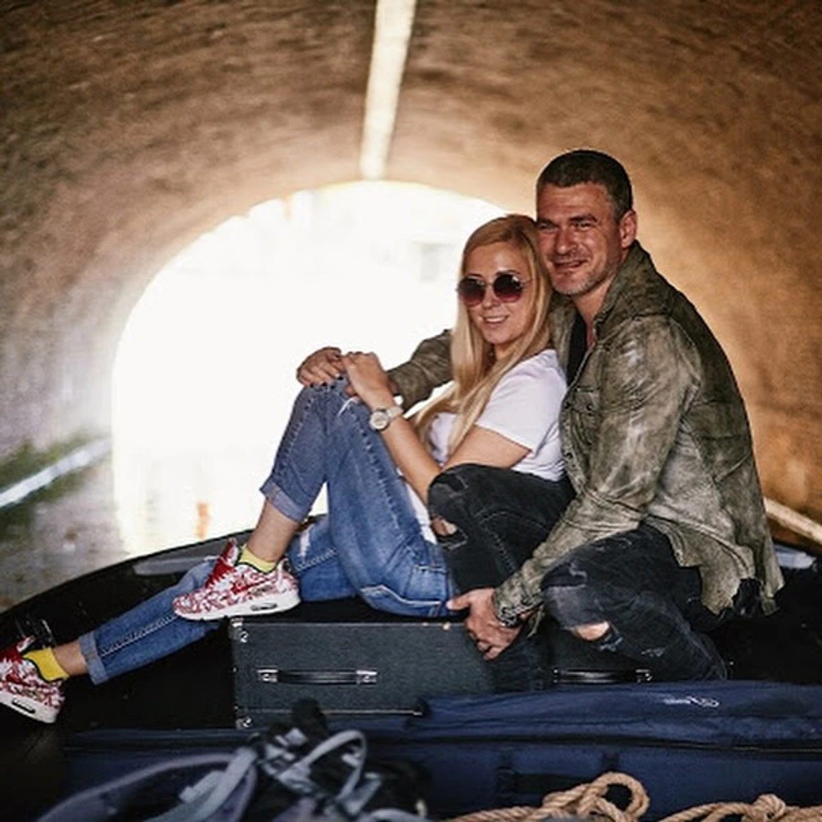 Арсен Мірзоян з дружиною на фото