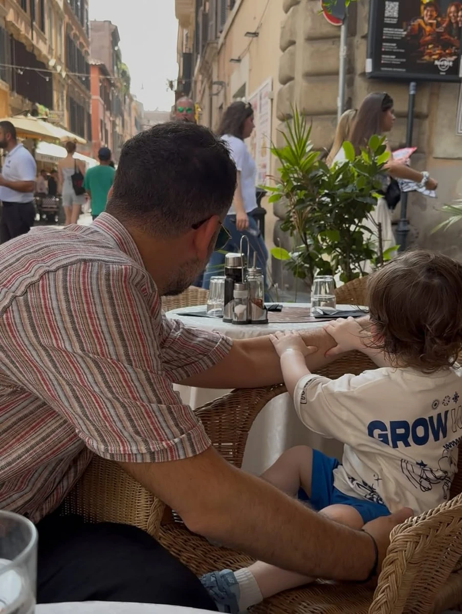 Ліндсей Лохан замилувала фото з чоловіком і сином