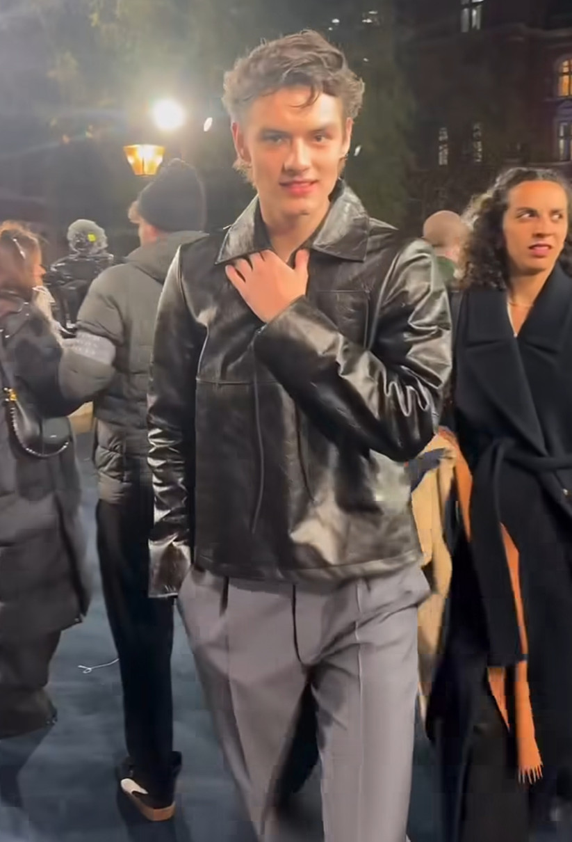 Актор Луїс Партрідж попозував на British Fashion Awards