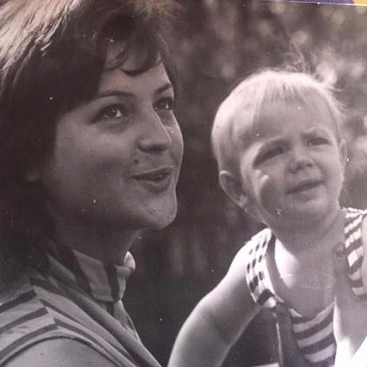 Маленьки Тищенко з мамою - архів