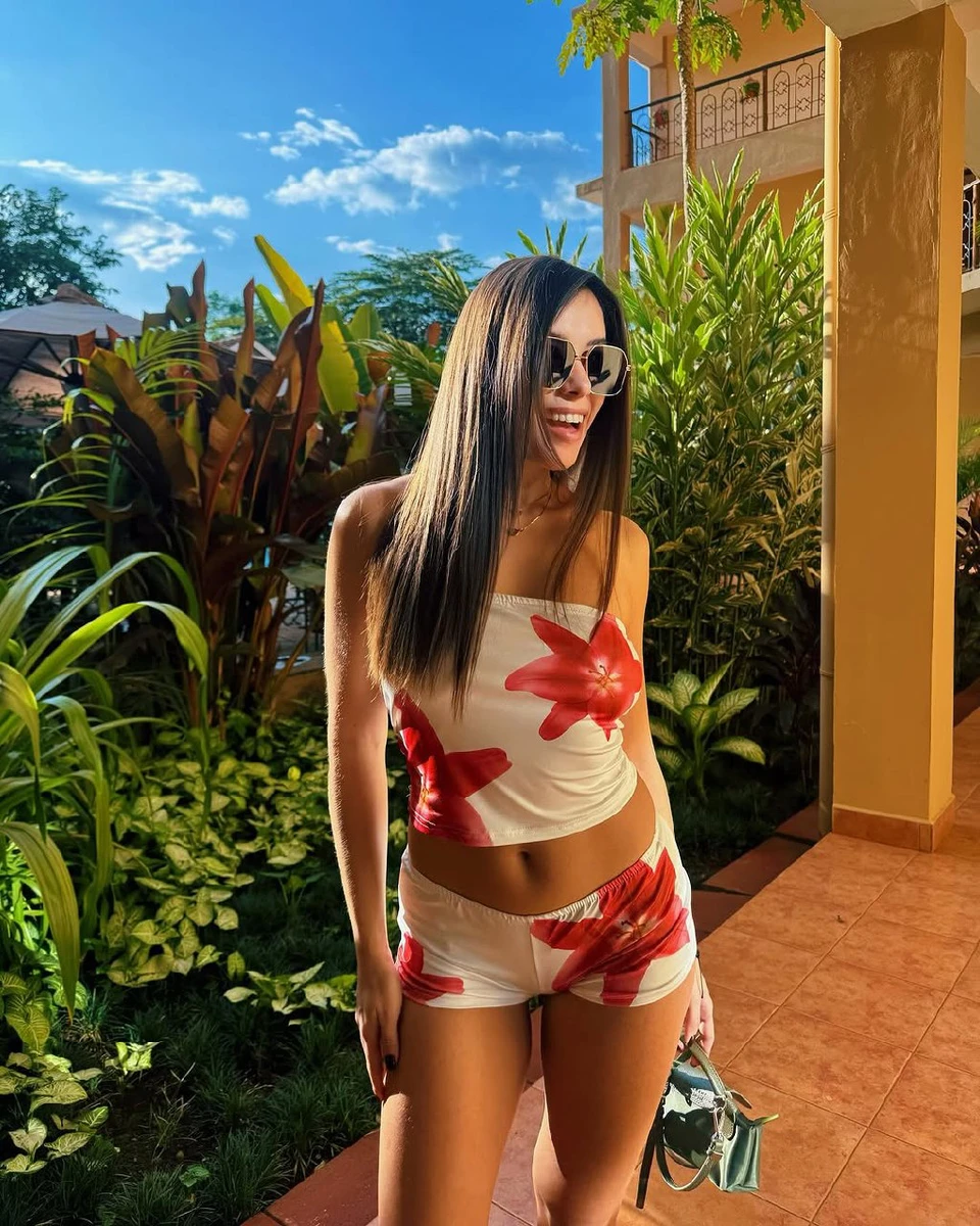 Неплях наробила фото в Африці