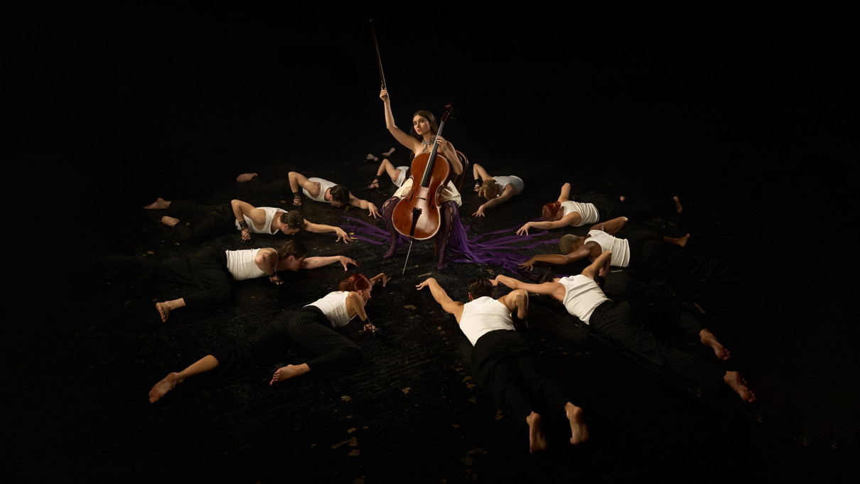 Jerry Heil показала новий кліп на пісню Додай гучності