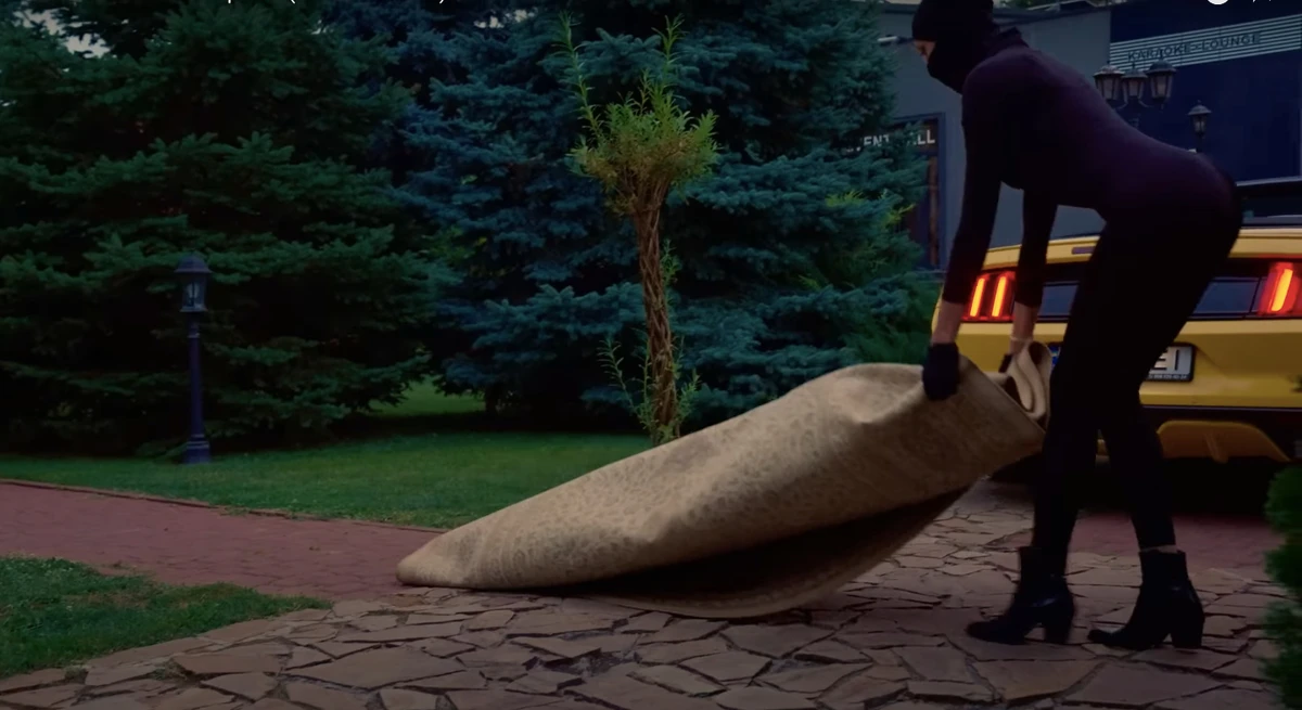 Оля Полякова жартома вкрала Машу Єфросиніну для кліпу