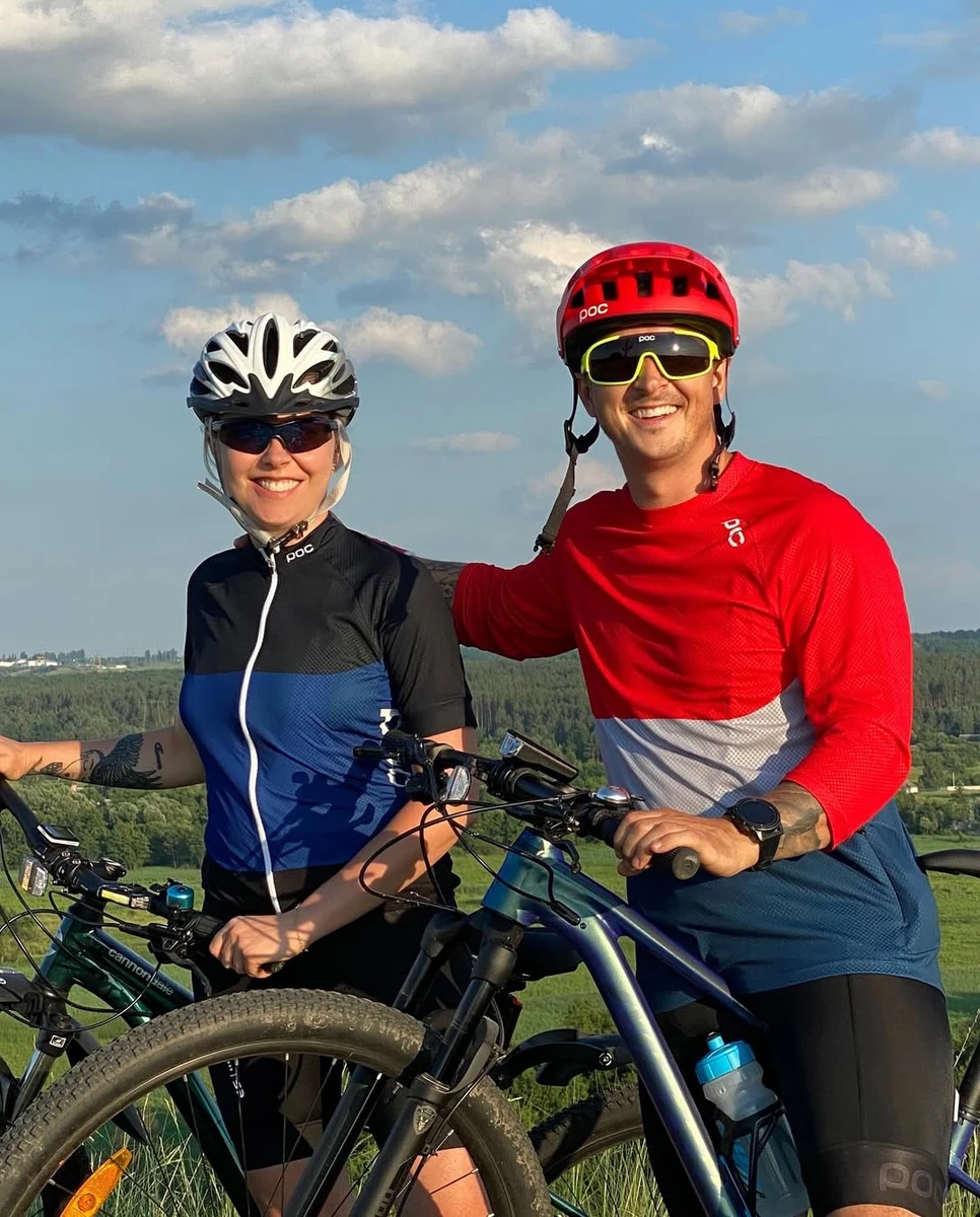 Олександр Педан ніжно привітав дружину