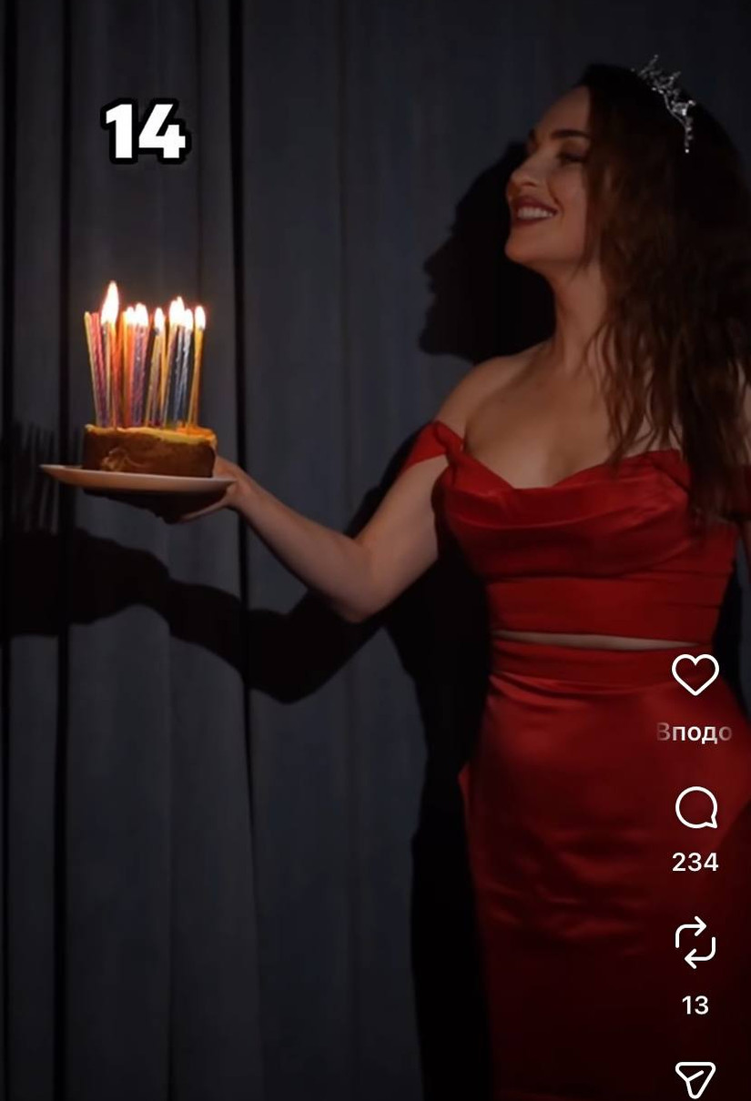 Вікторія Булітко позує для відео