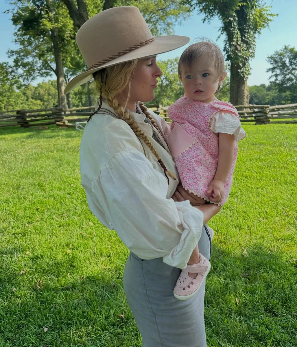 Донька Мур і Вілліса зізналася, що сама забезпечує свою дочку