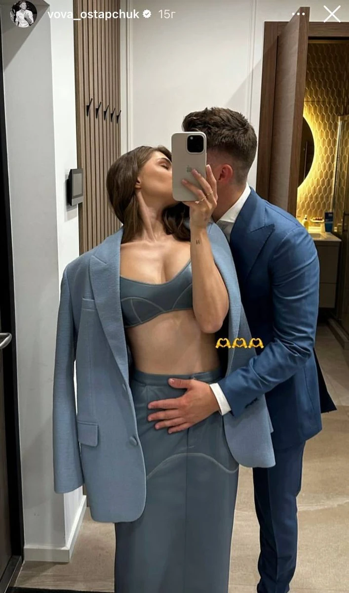 Пара перед тим вигуляла схожі луки на премії Muz Var