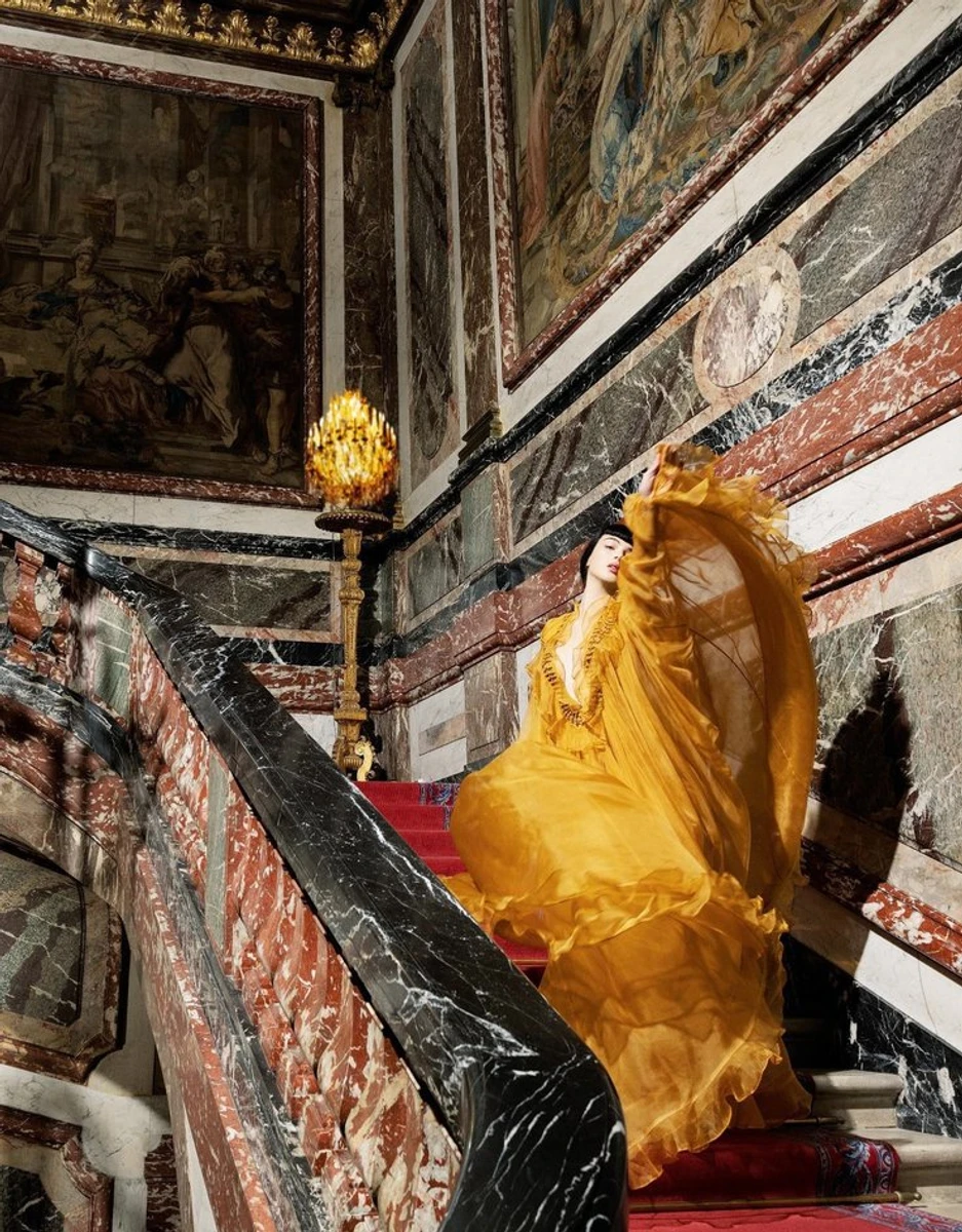 Дева Кассель у готичному стилі знялась для глянцю