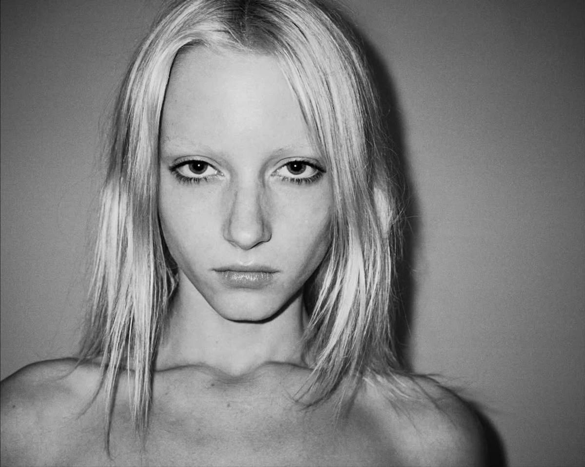 Трансгендерна дочка Наомі Воттс і Лієва Шрайбера похвалилася стильними кадрами