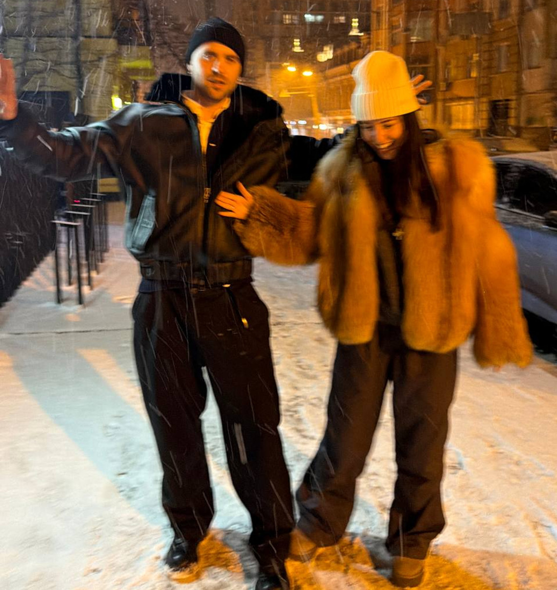 Надя Дорофєєва наробила ефектних фото з чоловіком під снігом