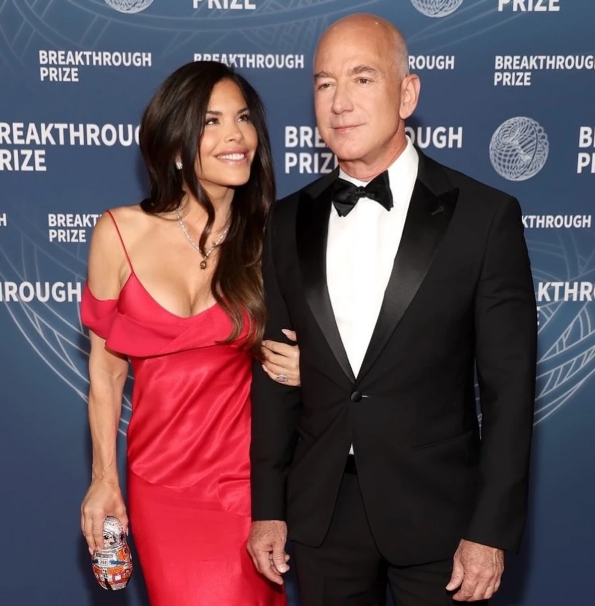 Лорен Санчес та Джефф Безос на фото