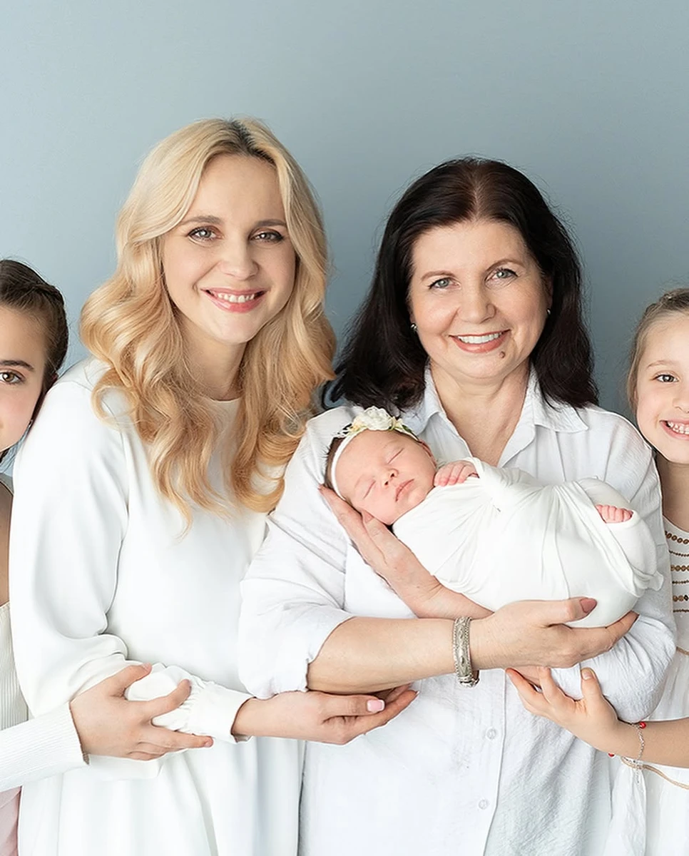 Лілія Ребрик з мамою на фото