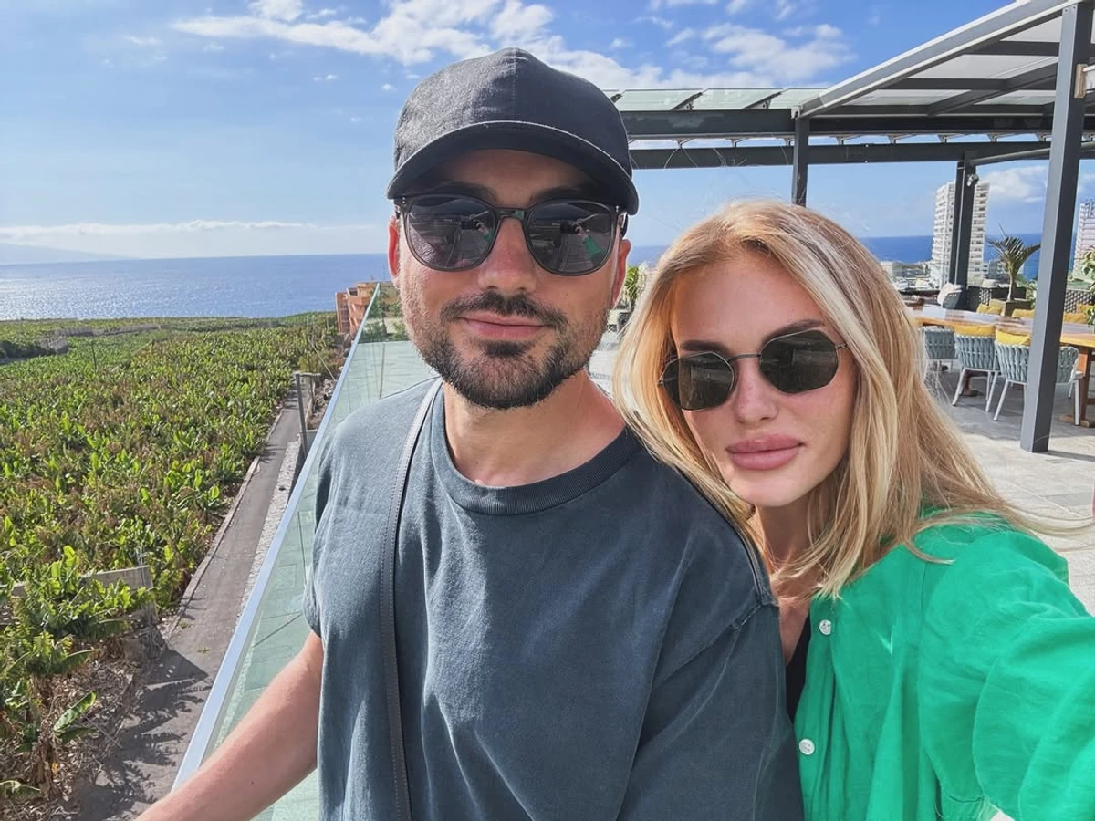 Слава Камінська з ексчоловіком і дітьми поїхали у відпустку