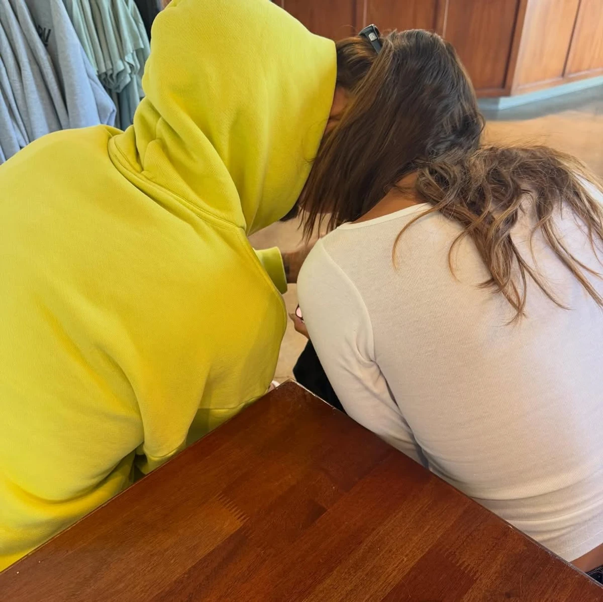 Джастін Бібер показав милий поцілунок з Хейлі Бібер