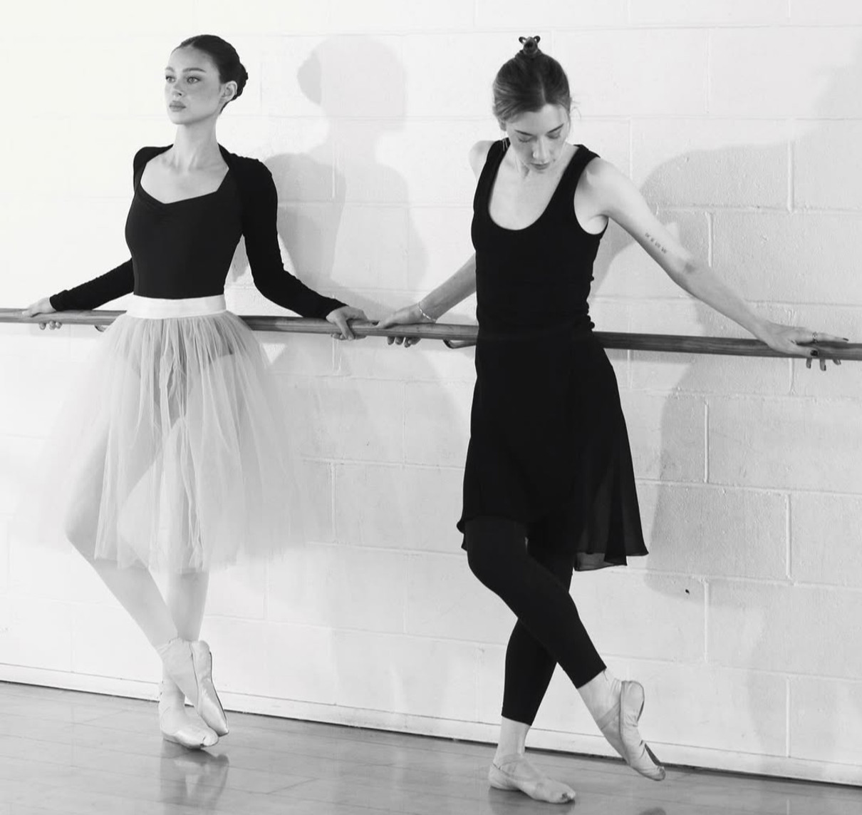 Невістка Бекхемів у боді та пачці показалася на заняттях балету