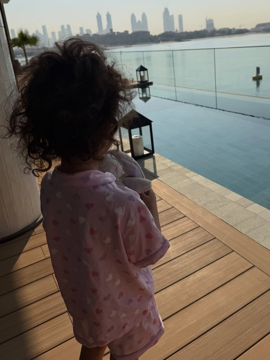 Наречена Кріштіану Роналду замилувала фото з дочкою на відпочинку