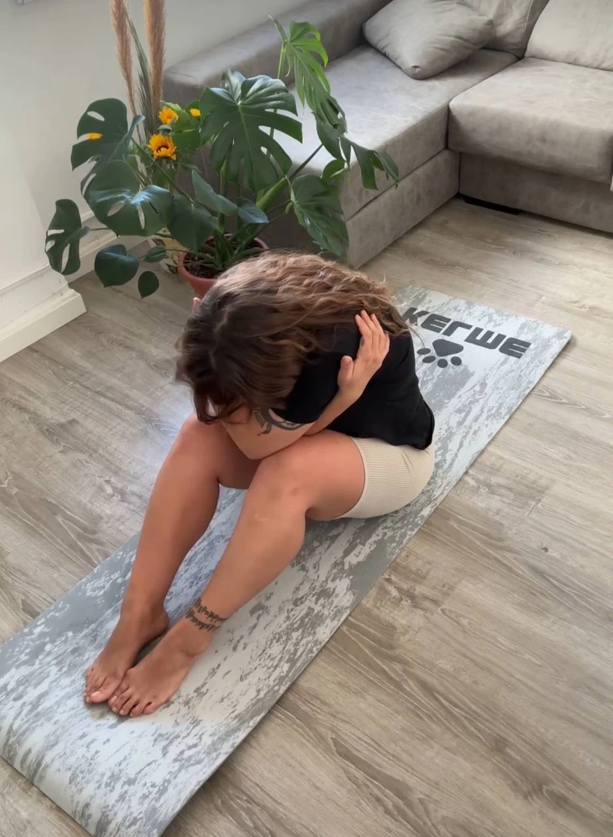 Сам себе не обіймеш...