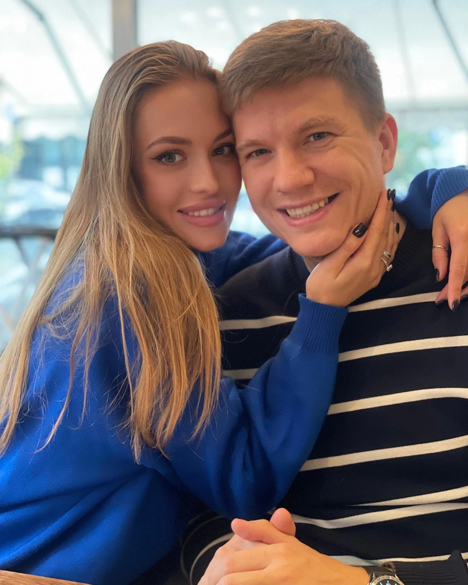 Помічниця Тищенка з чоловіком