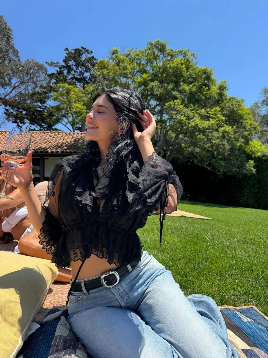 Кайлі Дженнер просто неба відсвяткувала 28-річчя з родиною і без Шаламе