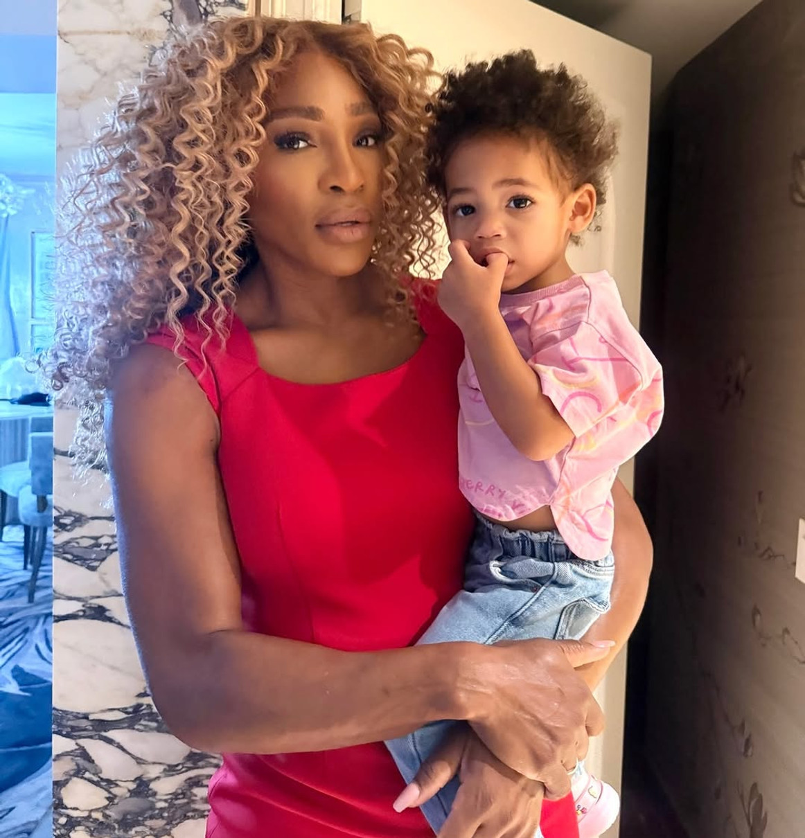 Серена Вільямс потримала 2-річну донечку на руках для милого фото