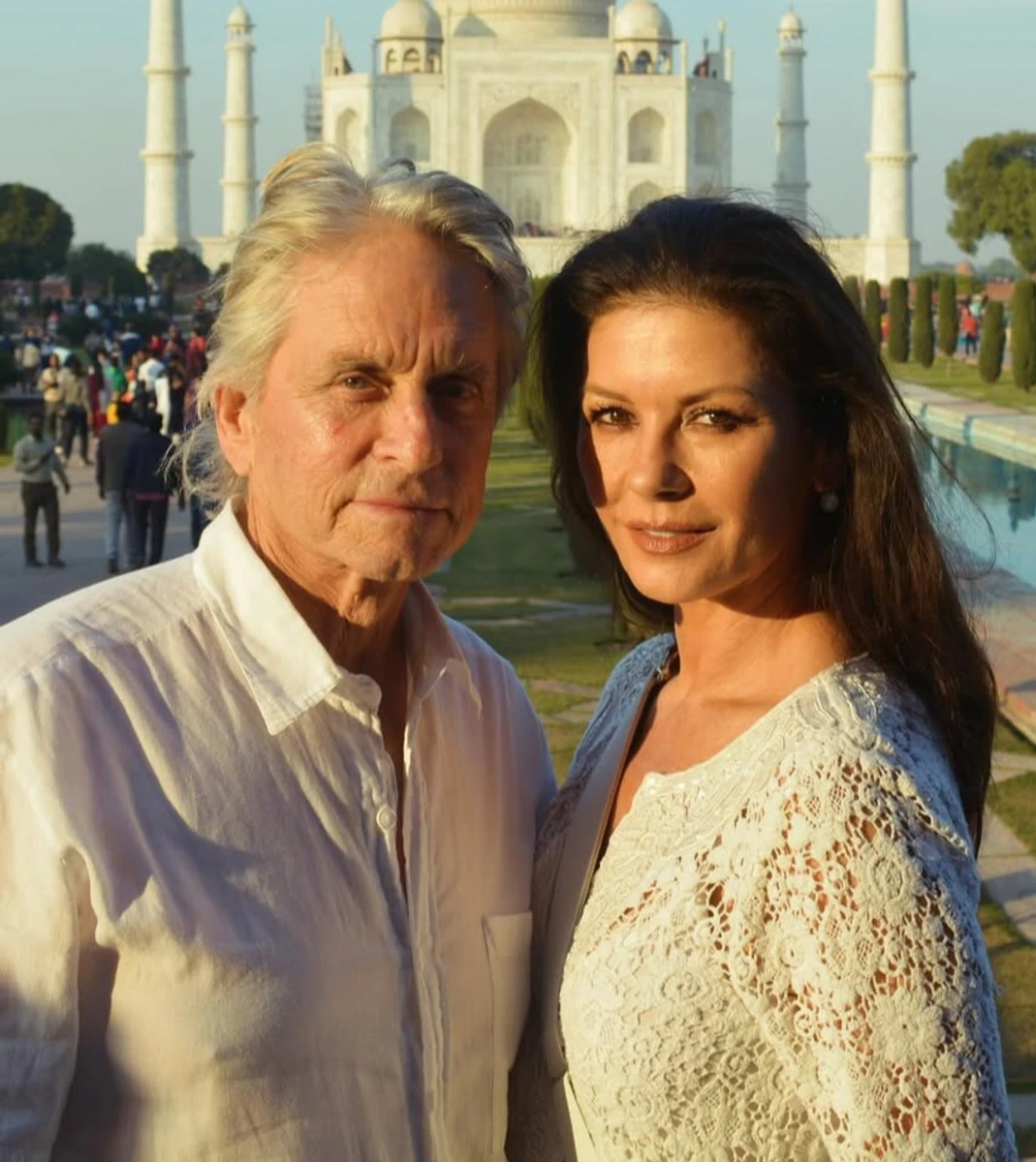 Кетрін Зета-Джонс привітала Майкла Дугласа з 25-річчям шлюбу