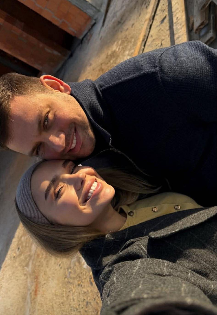 Саша Бо з чоловіком на селфі