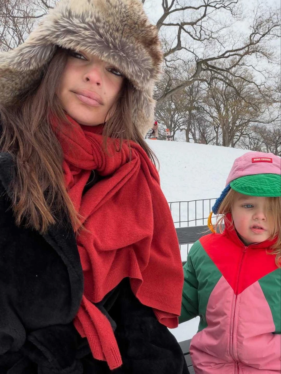 Емілі Ратаковскі і її син