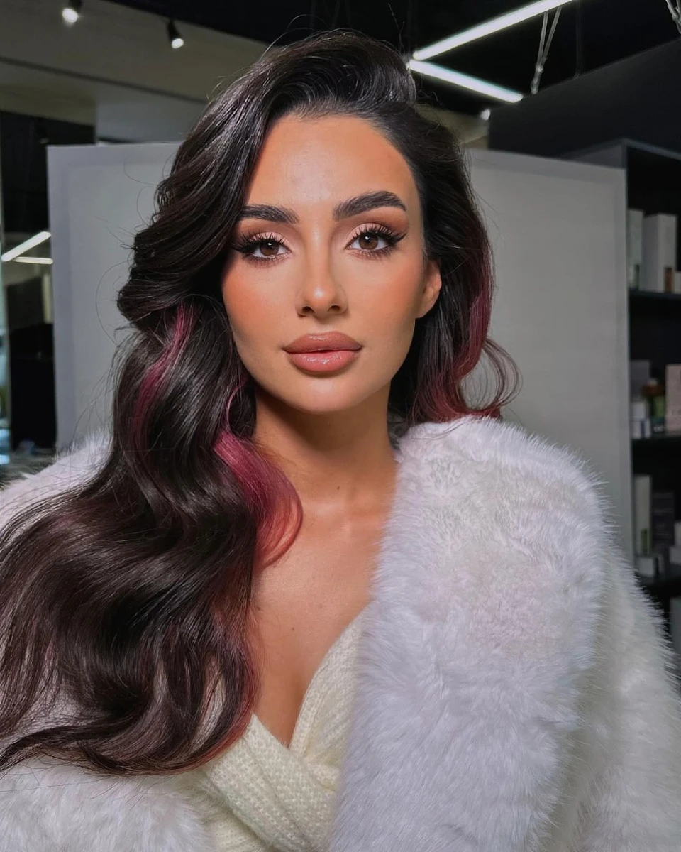 Трінчер не приховує косметичні процедури і ділиться ними з підписниками