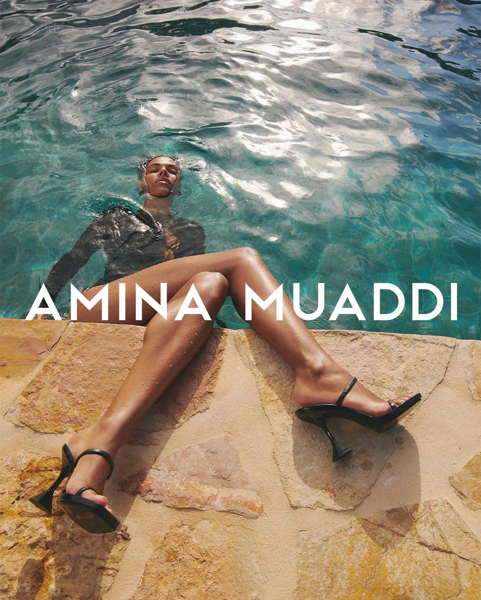 27-річна Кунакі заради хороших кадрів не проти і в басейні скупатися