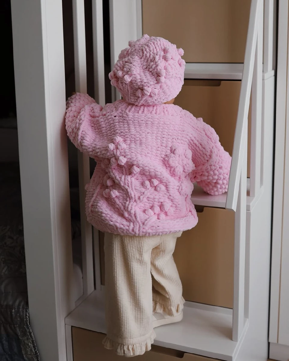 Віра показалася ззаду