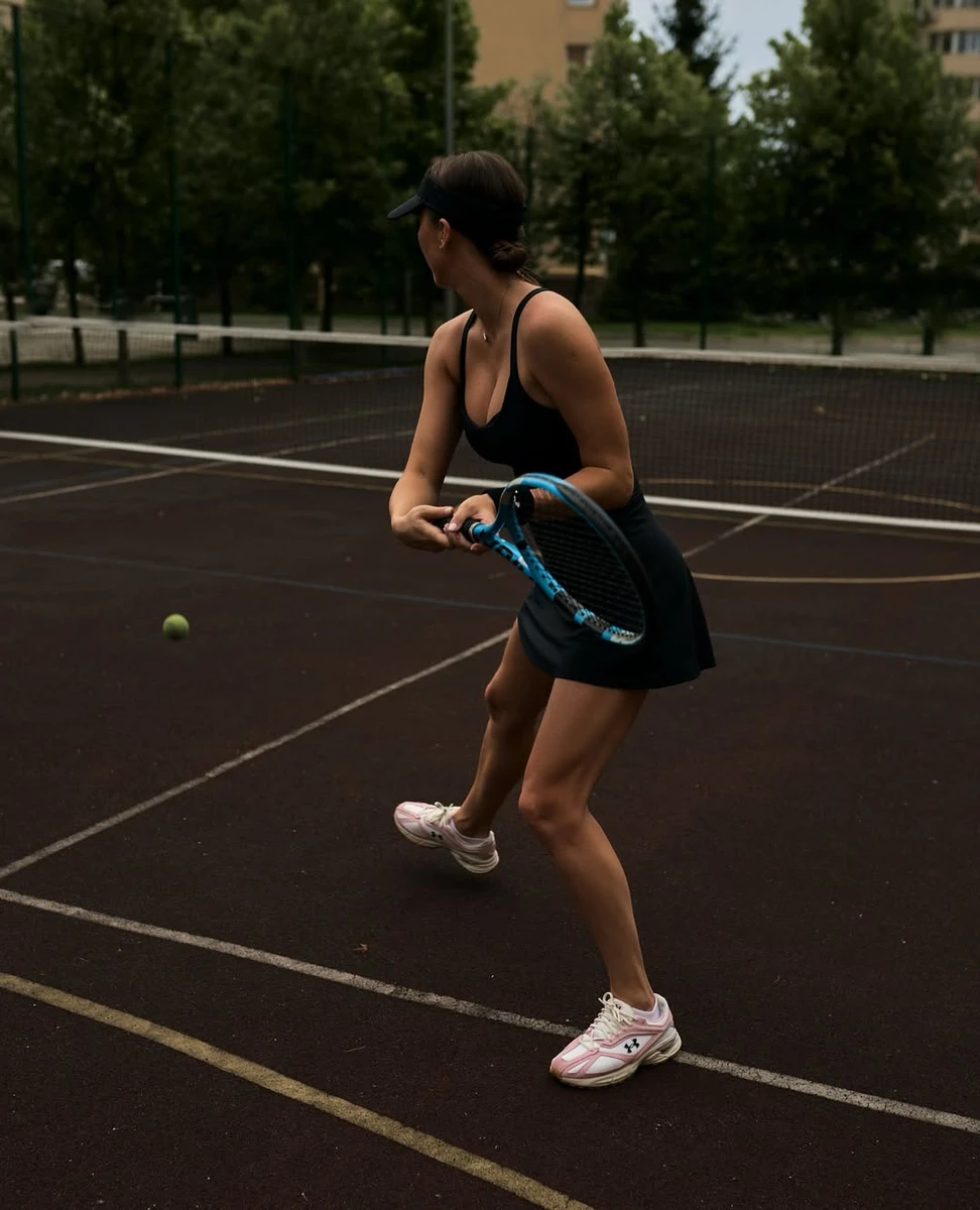 Ганна Різатдінова похвалилася підтягнутими ногами під час тенісу