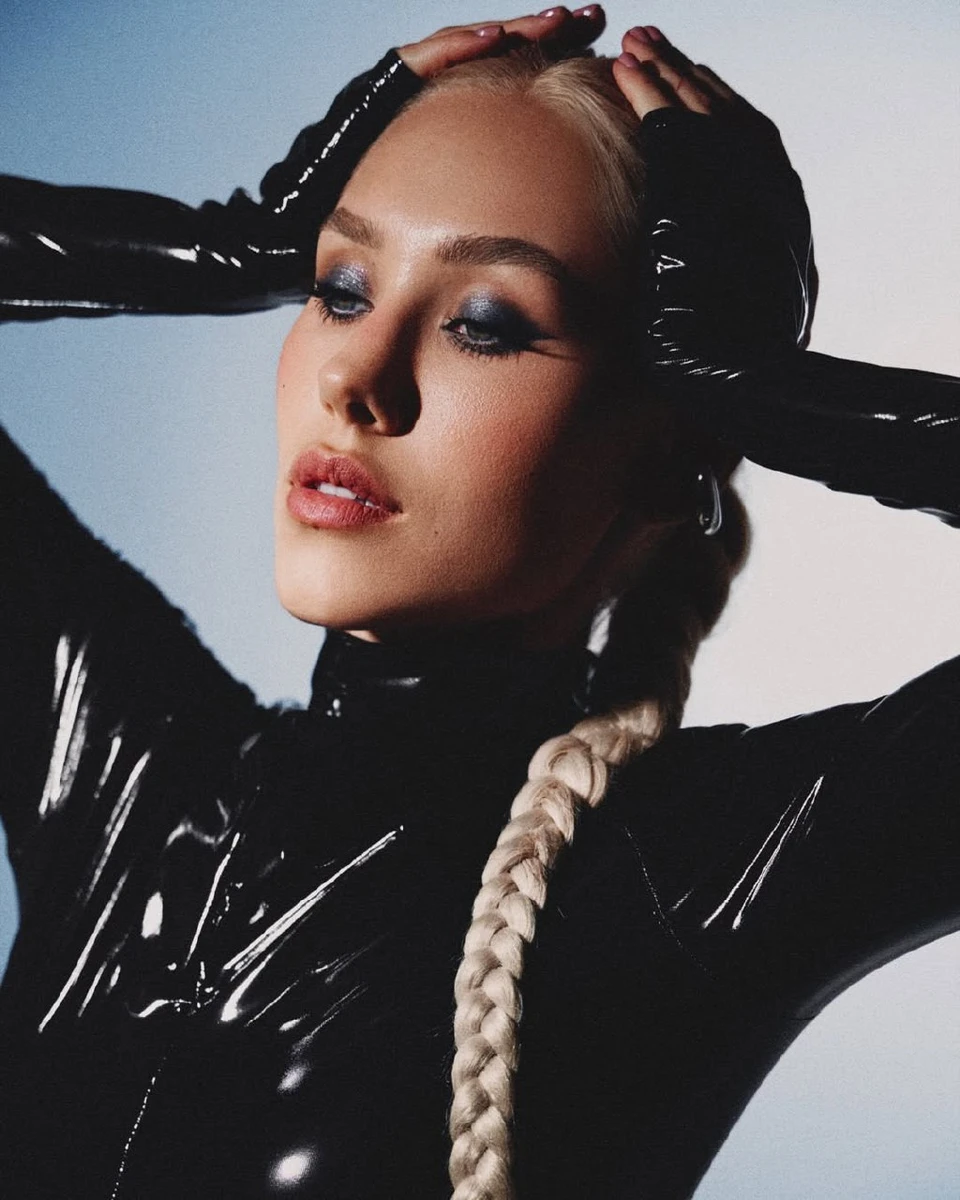 Квіткова з косою