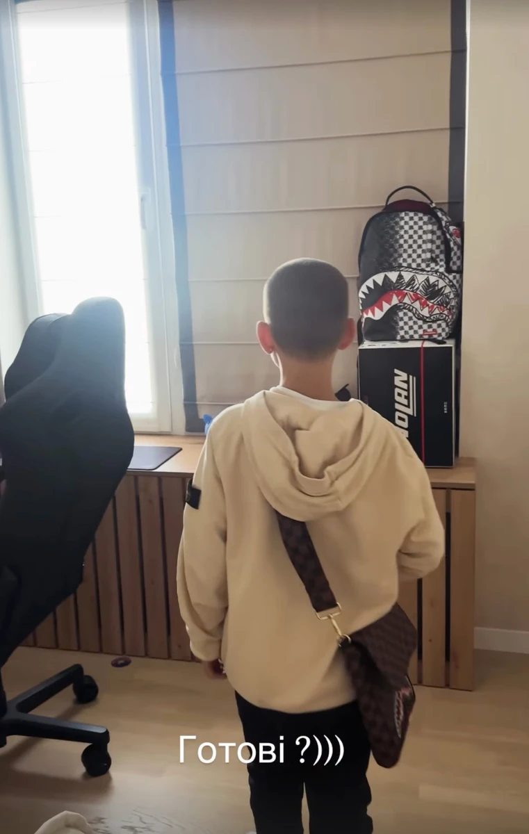 Ксенія Мішина насмішила реакцією на нову зачіску сина