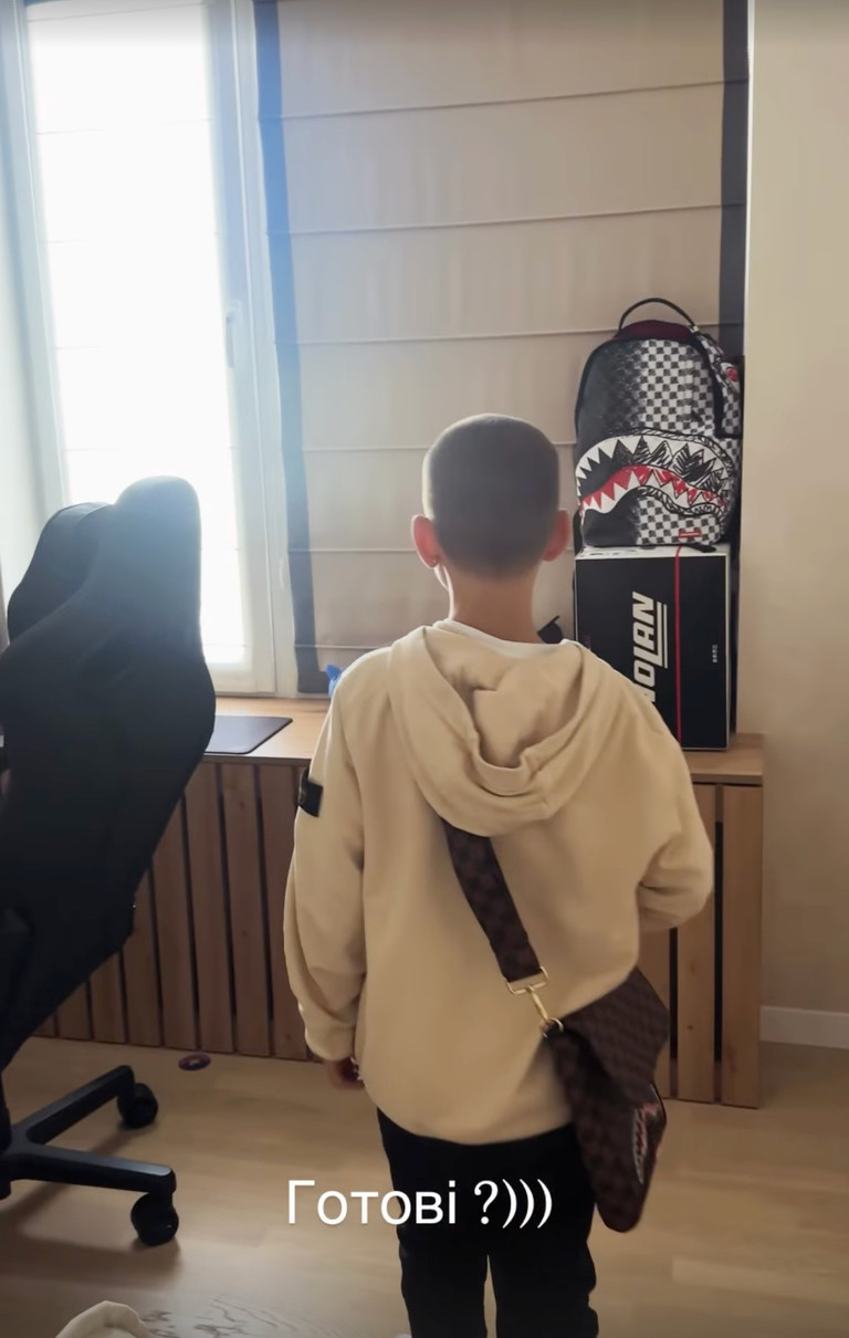 Ксенія Мішина насмішила реакцією на нову зачіску сина