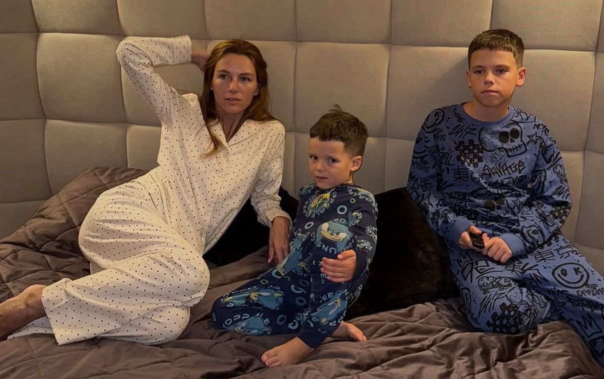 Дружина Решетніка насмішила нічними балощами з синами