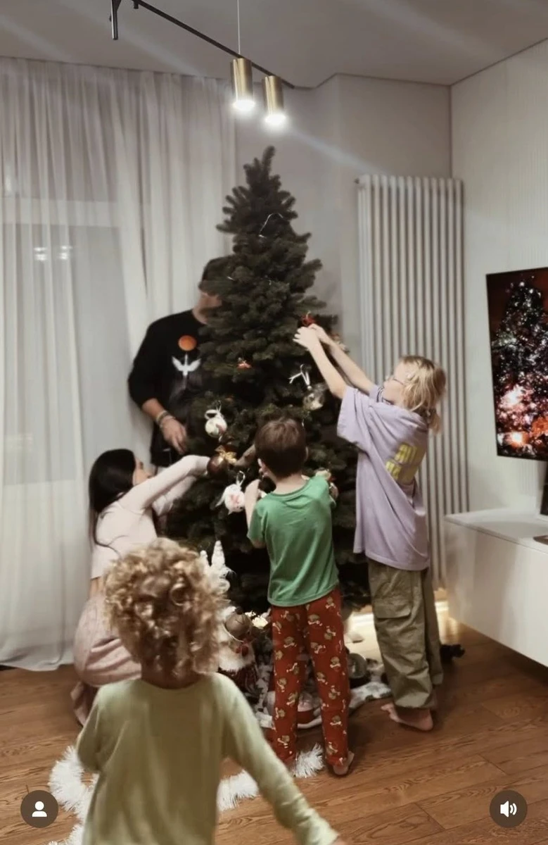 Тімур Мірошниченко і його родина