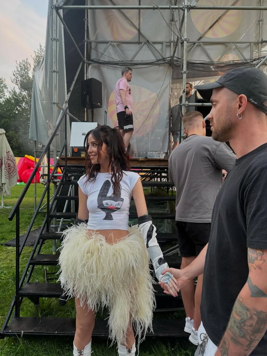 А також багато підтримки і любові