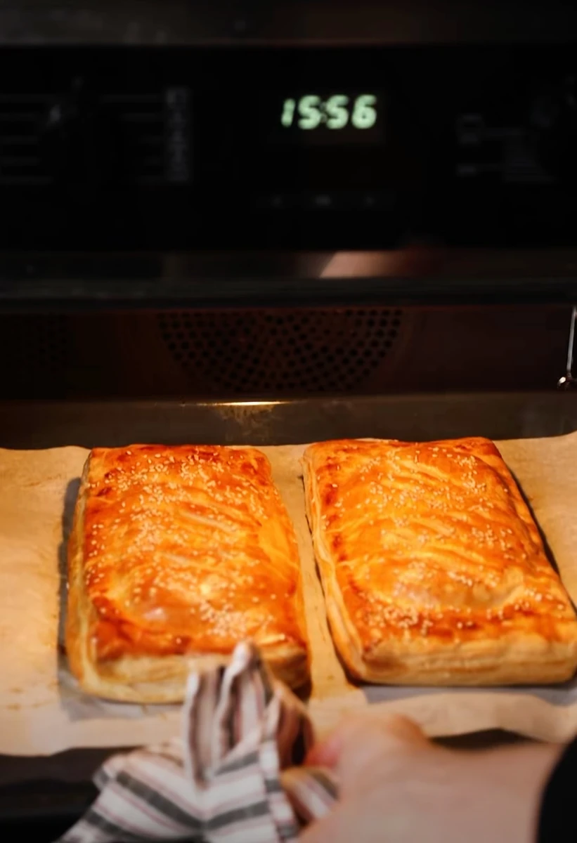 Ектор Хіменес-Браво поділився рецептом запашних слойок з фаршу