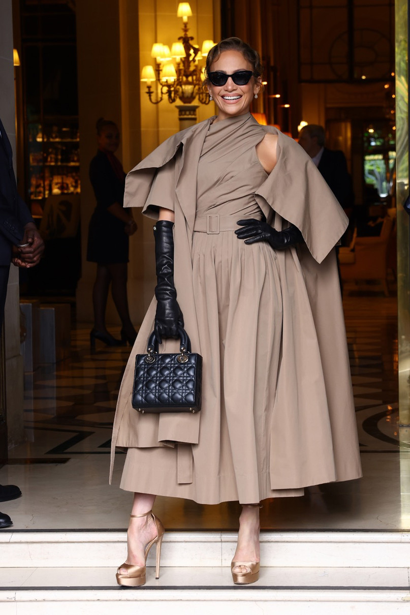 Дженніфер Лопес на Тижні моди у Парижі