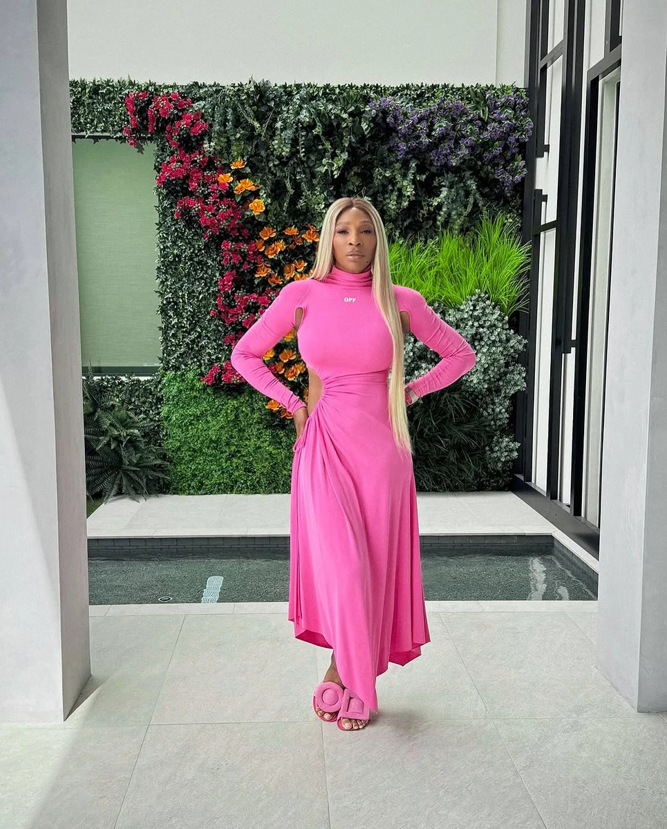 Серена Вільямс сфотографувалась в рожевому вбранні