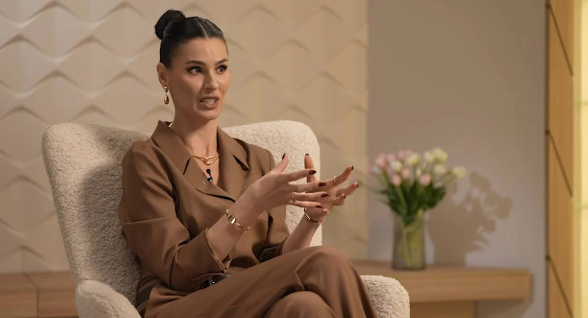 Маша вірить науці, яка вірить у те, що майбутнє - за якісною косметикою і апартною косметологією, а не операціями