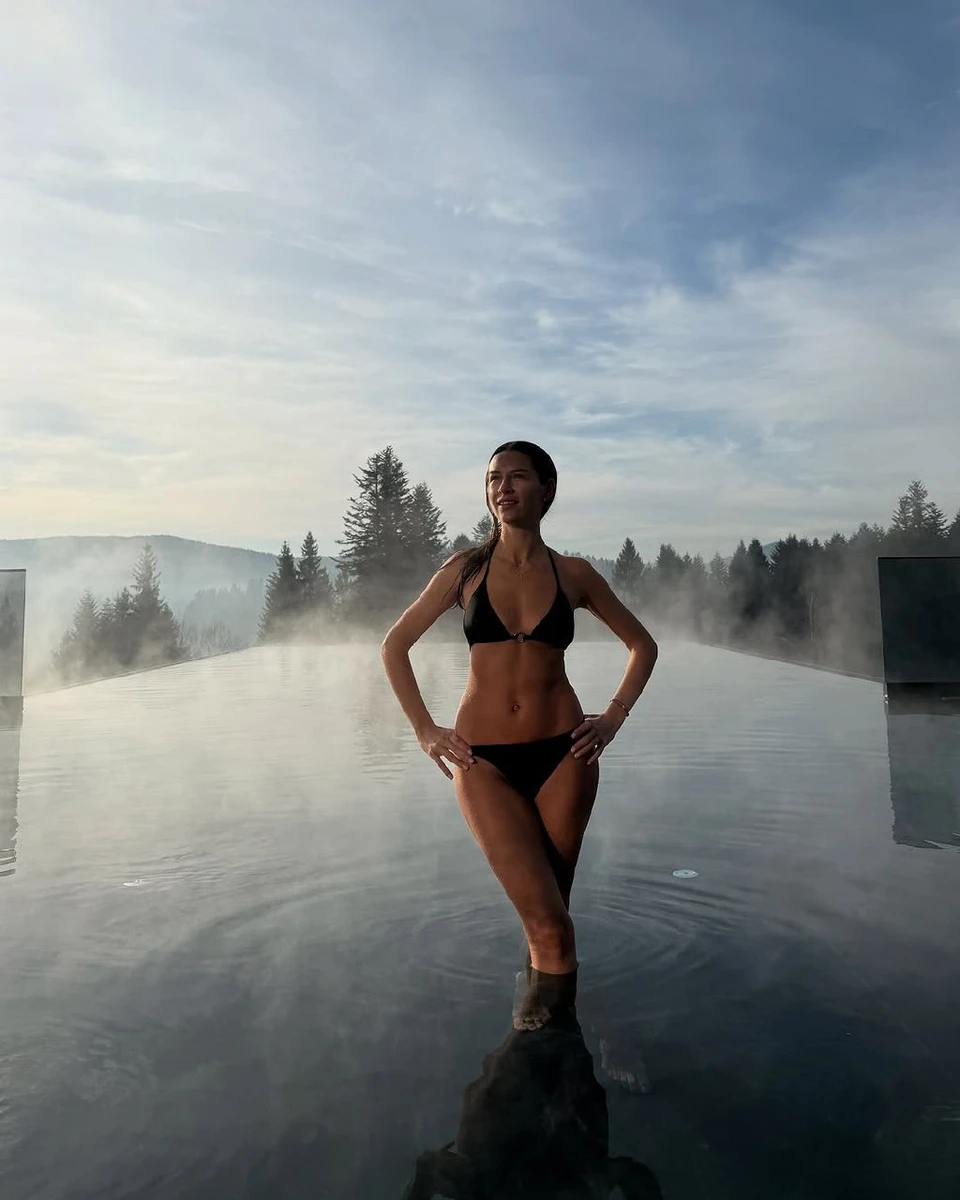 Христина Решетнік в купальнику