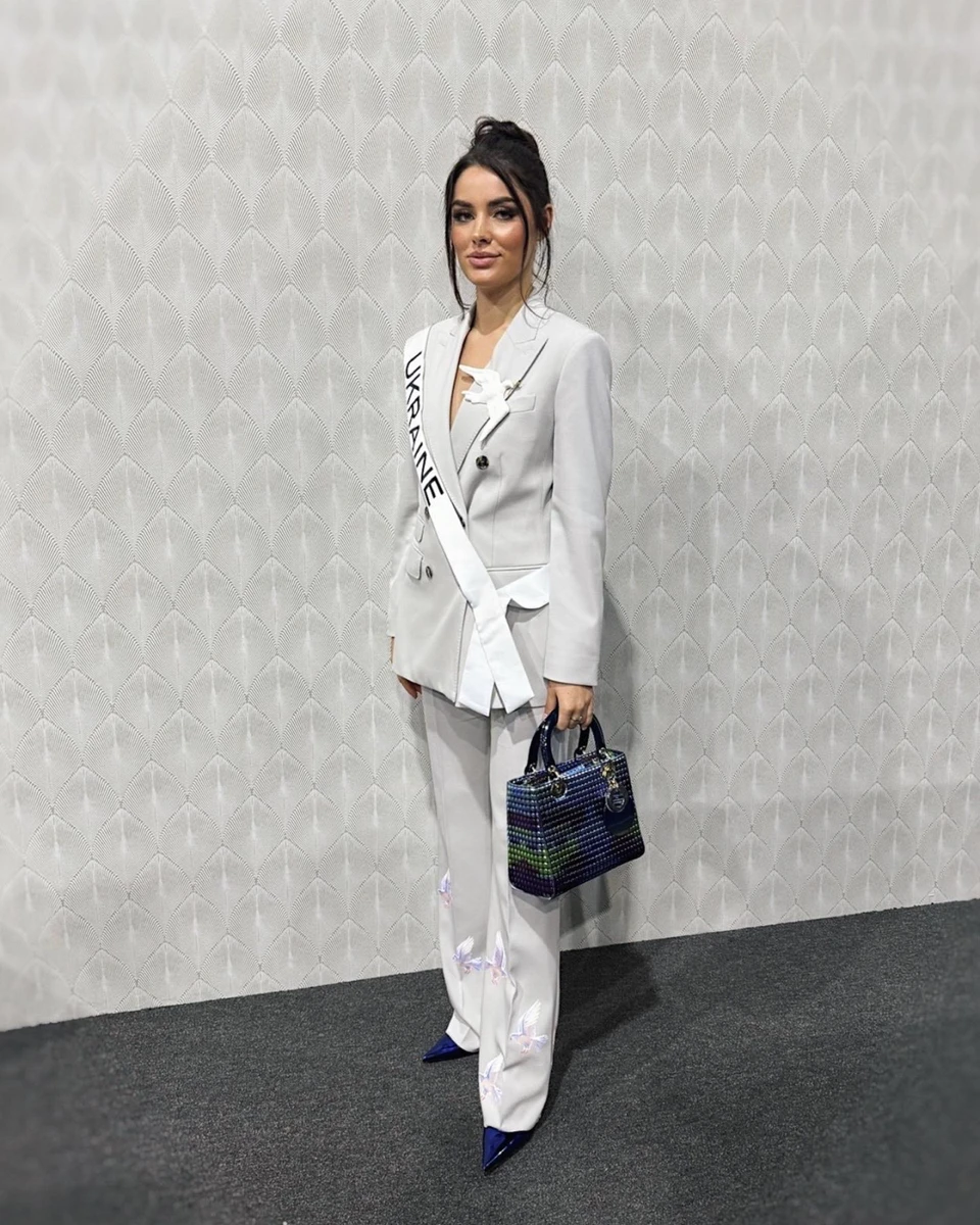 До речі, за результатами цього інтерв'ю буде обрано 20 півфіналісток конкурсу